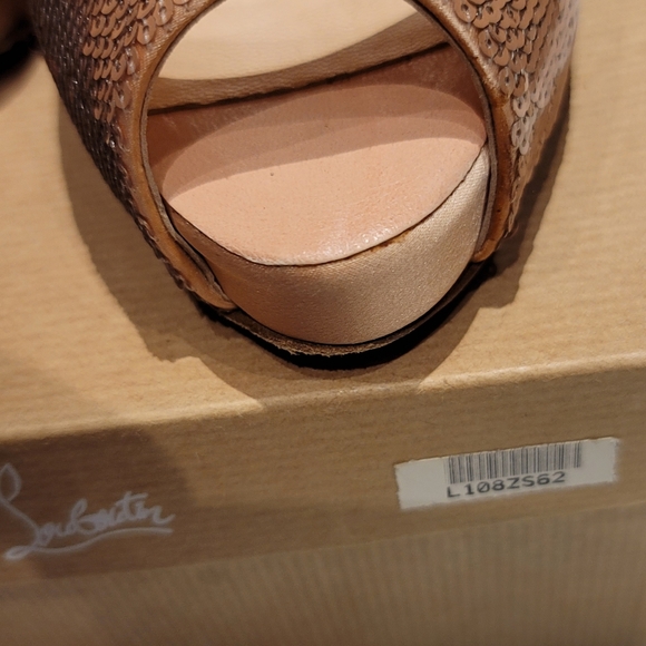Extremely rare Christian Louboutin Very Prive in "Salmon" (nude) sequin in 37.5 - Picture 11 of 16